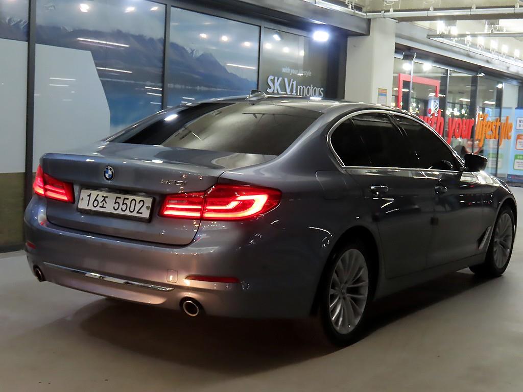 BMW 5 Series - Vista 4