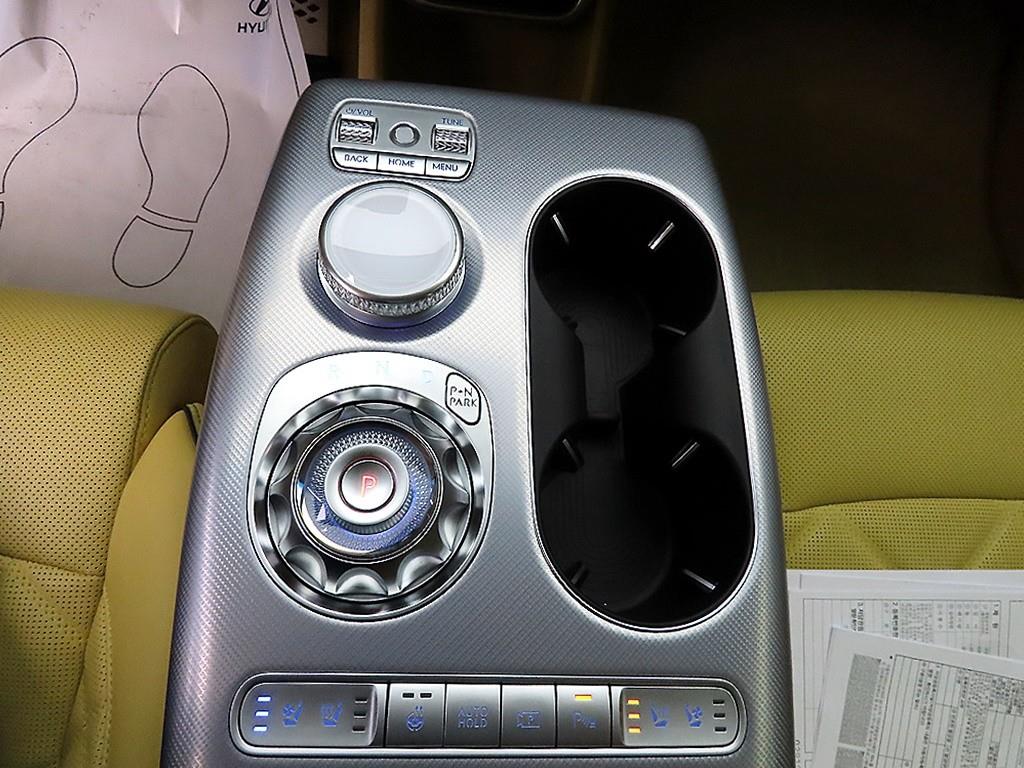 Genesis GV60 - Vista 10