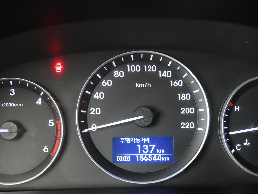 HYUNDAI Starex - Vista 9
