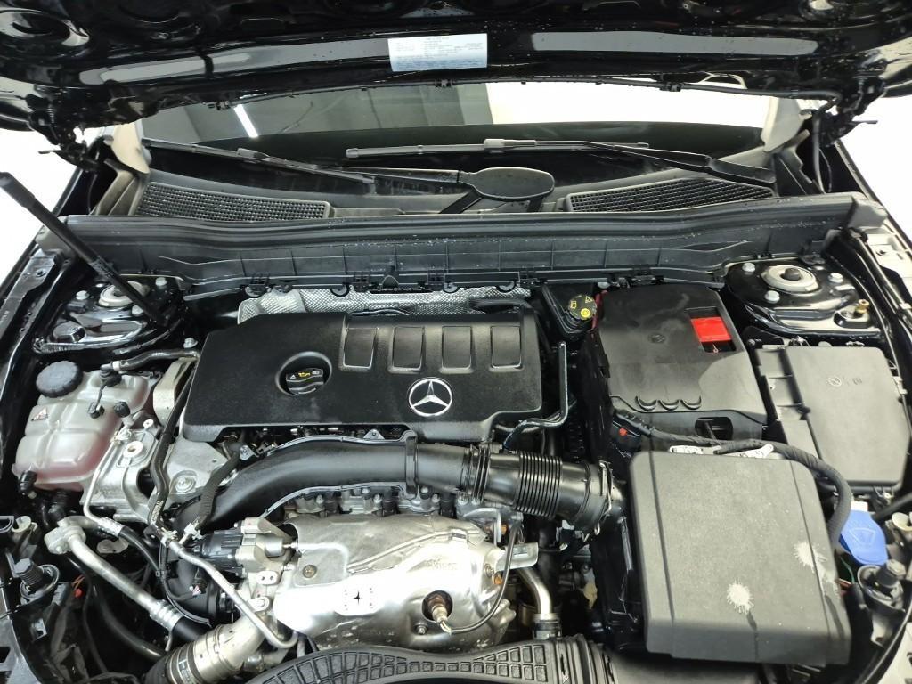 Mercedes Benz GLB Class - Vista 5