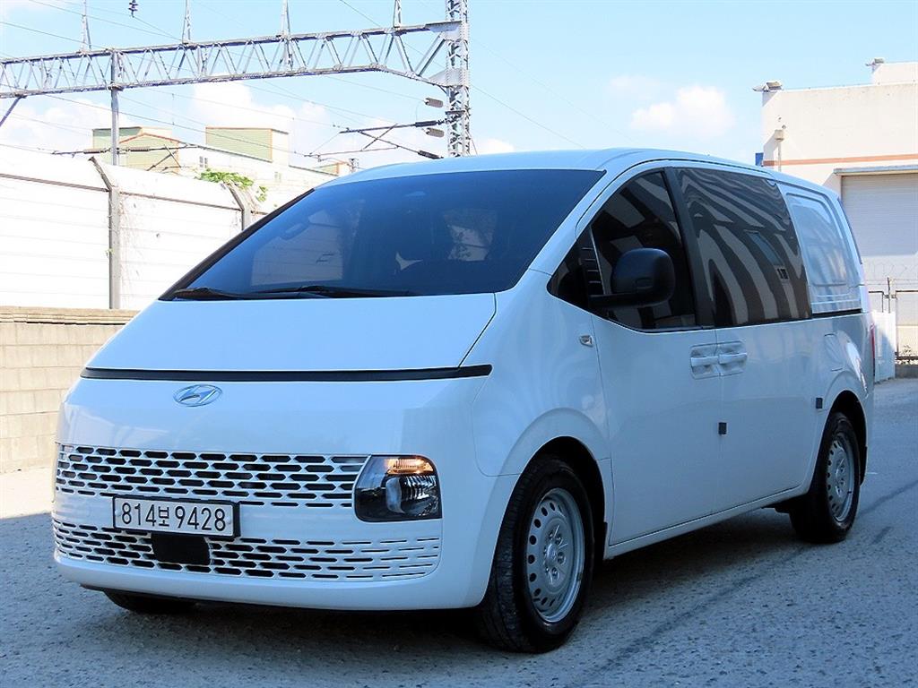 HYUNDAI Staria - Vista 2