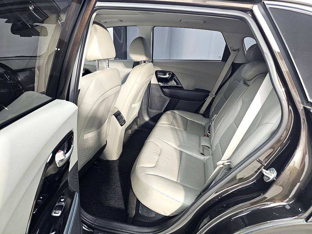 KIA Niro - Vista 9