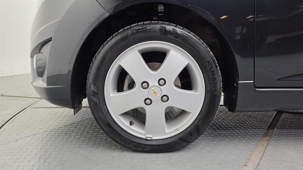 Chevrolet Spark - Vista 5