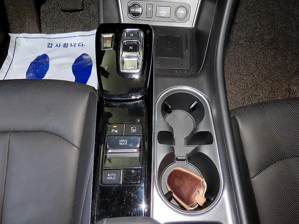 HYUNDAI Sonata - Vista 12