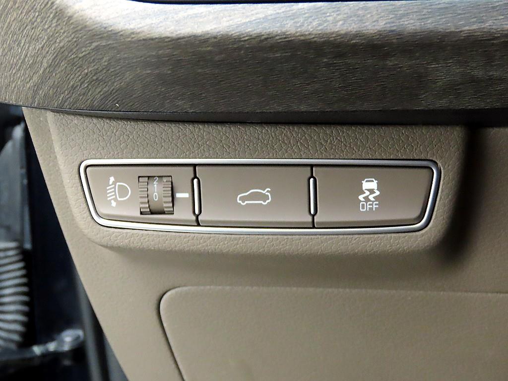 KIA K8 - Vista 12