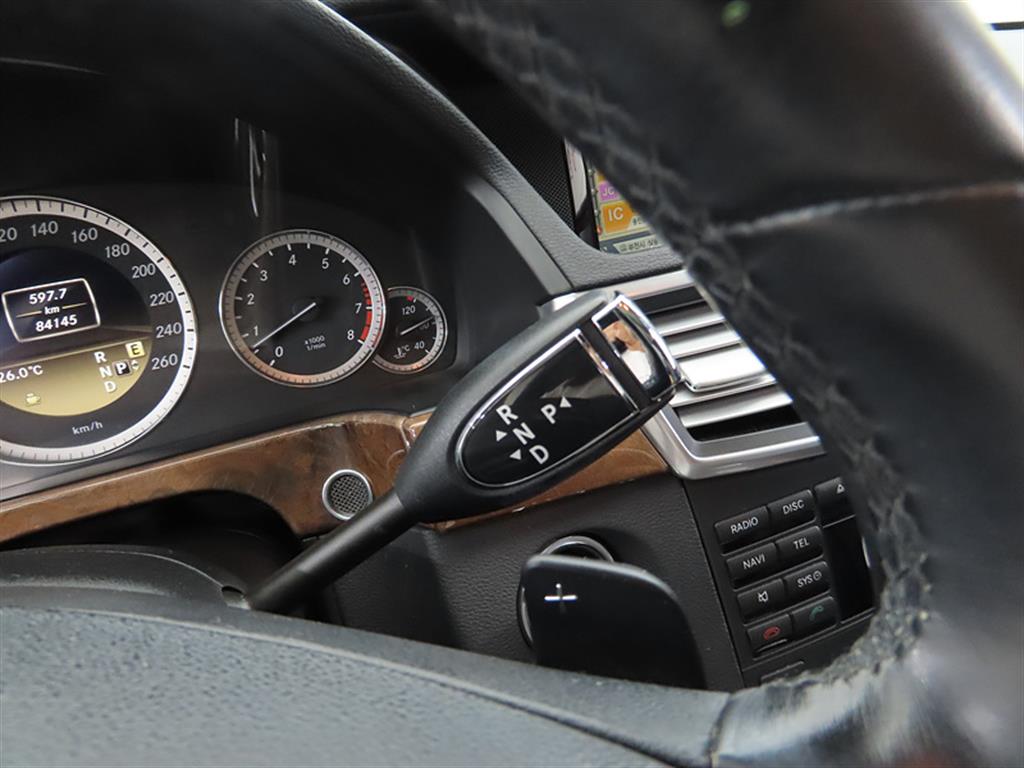 Mercedes Benz E class - Vista 11