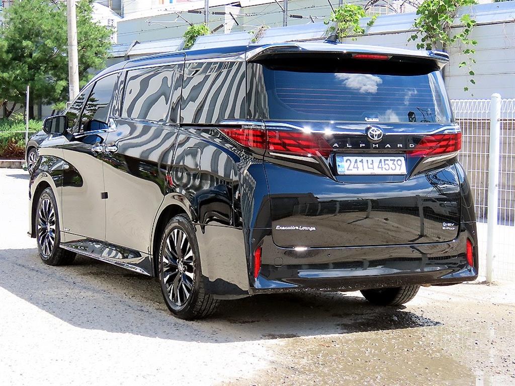 Toyota Alphard - Vista 3