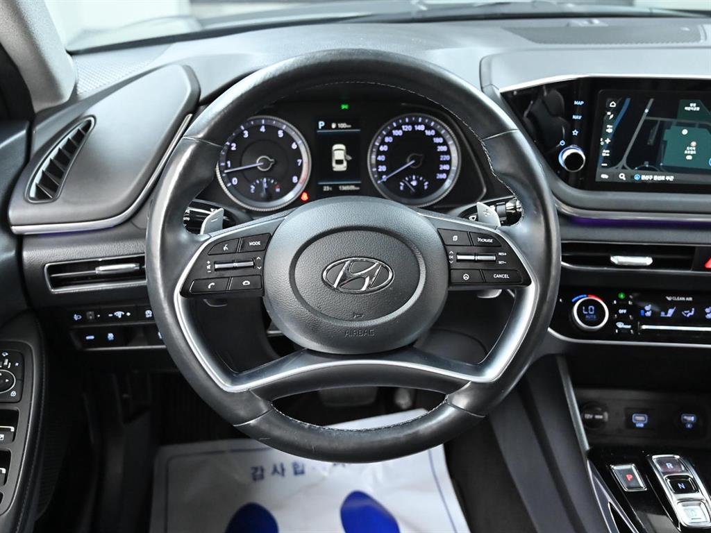 HYUNDAI Sonata - Vista 12
