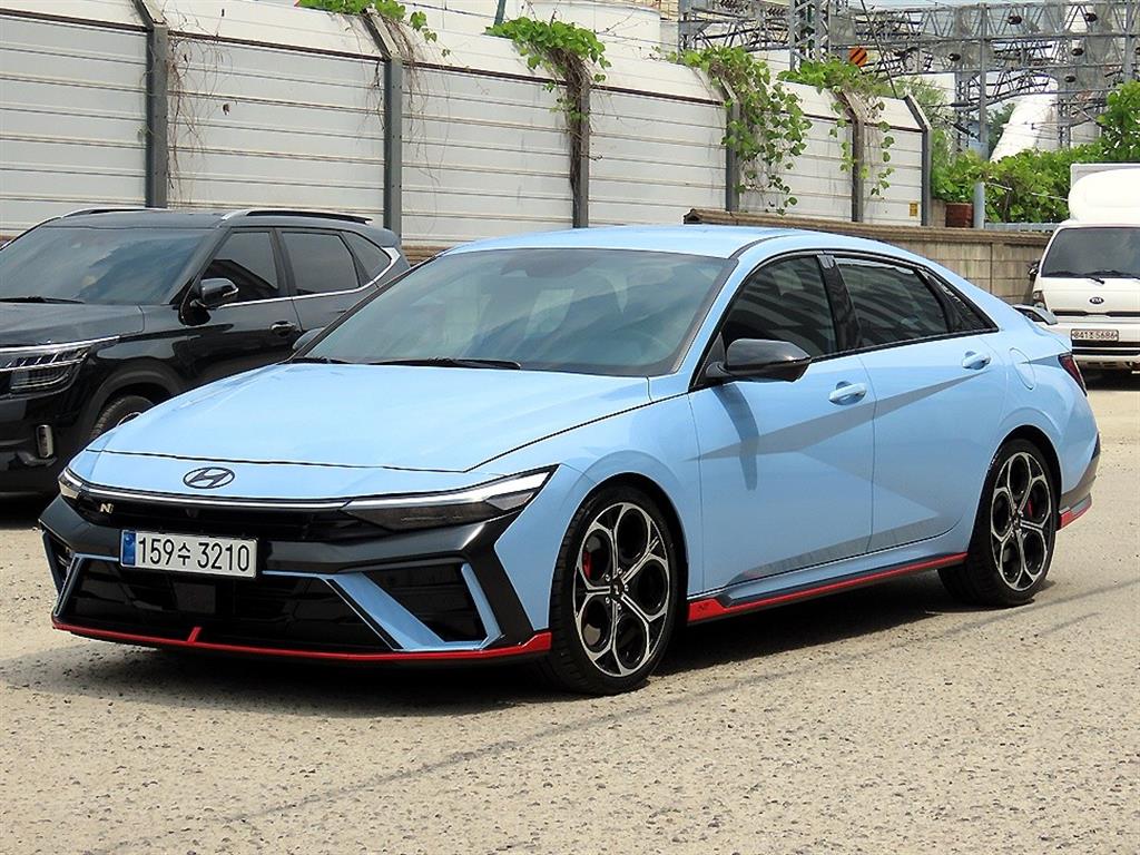 HYUNDAI Avante - Vista 2