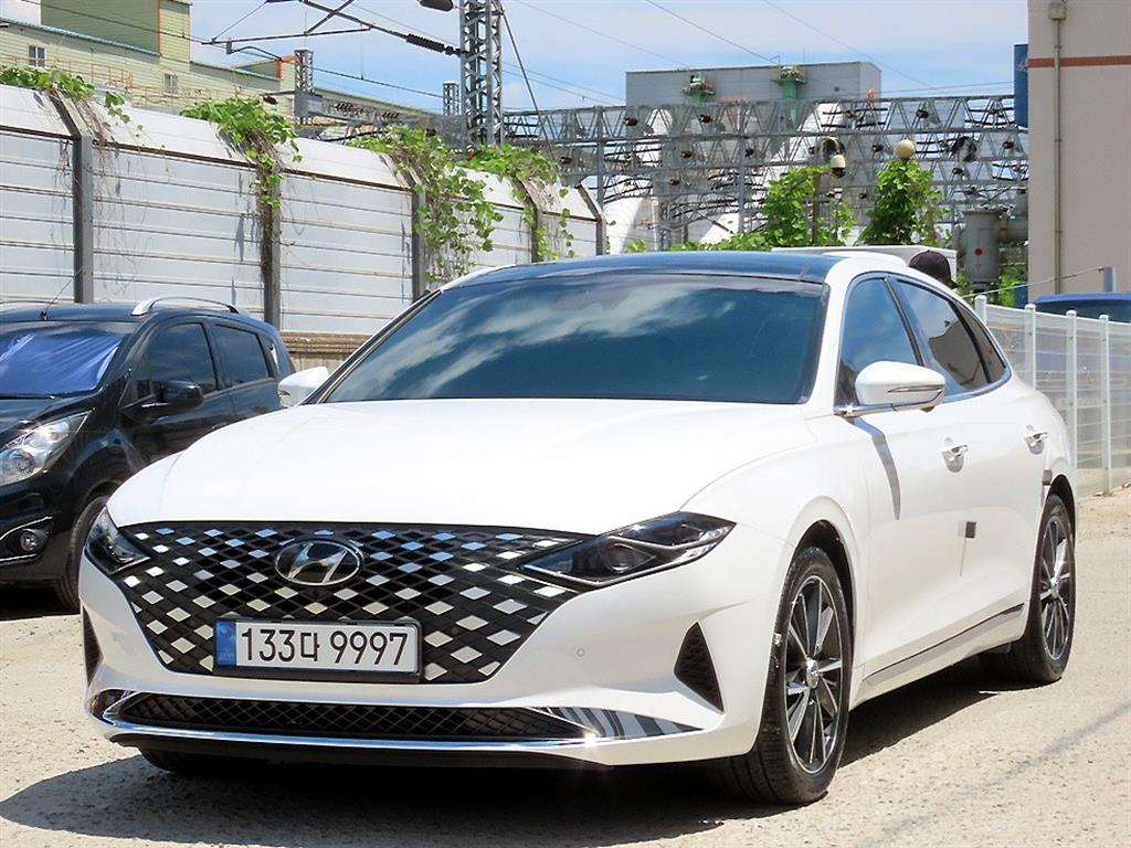 HYUNDAI Grandeur - Vista 2