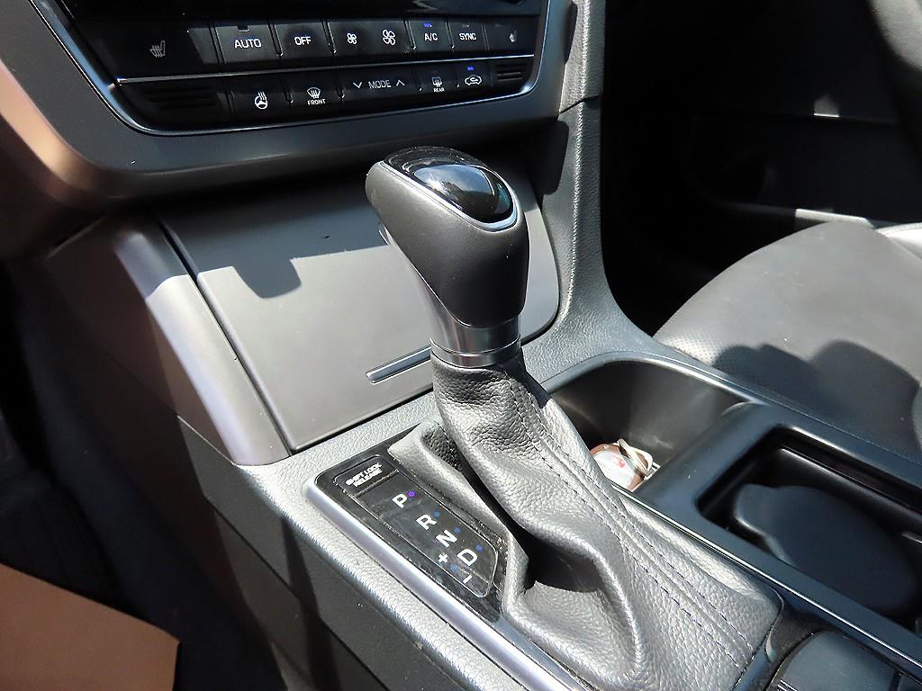 HYUNDAI Sonata - Vista 11