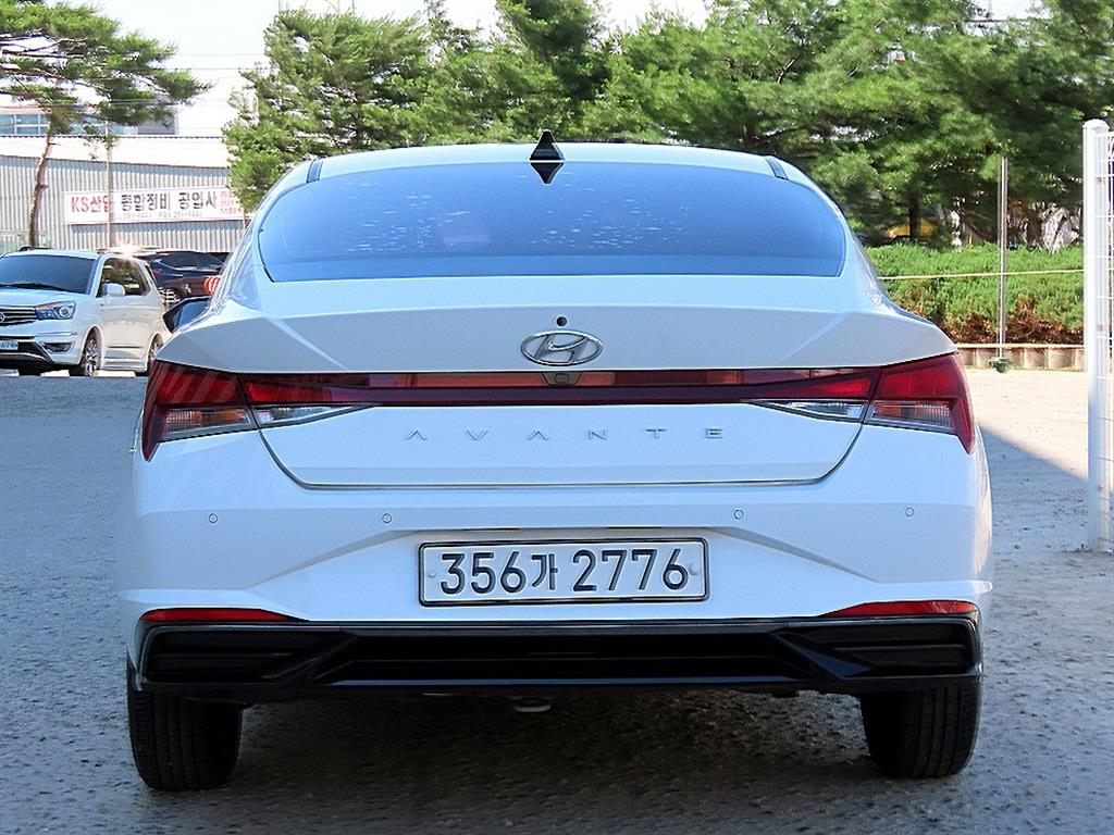 HYUNDAI Avante - Vista 4