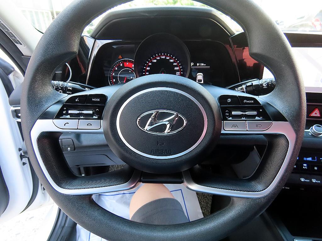HYUNDAI Avante - Vista 8