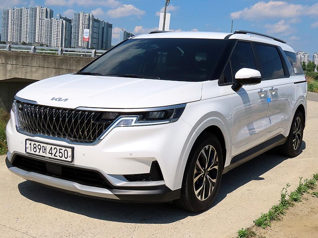 KIA Carnival - Vista 2