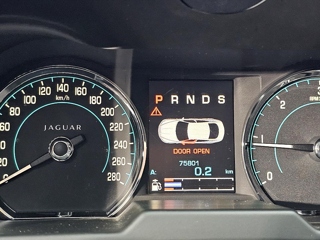 Jaguar XF - Vista 7