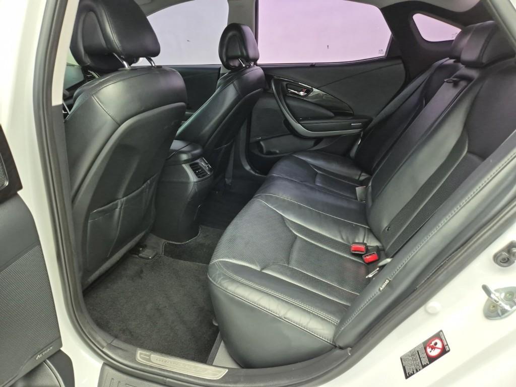 HYUNDAI Grandeur - Vista 11