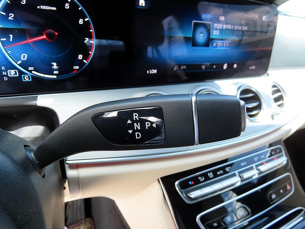 Mercedes Benz E class - Vista 10