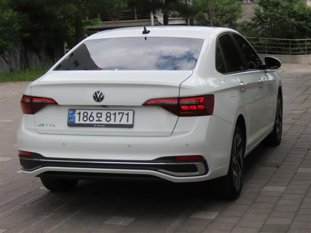 Volkswagen Jetta - Vista 5