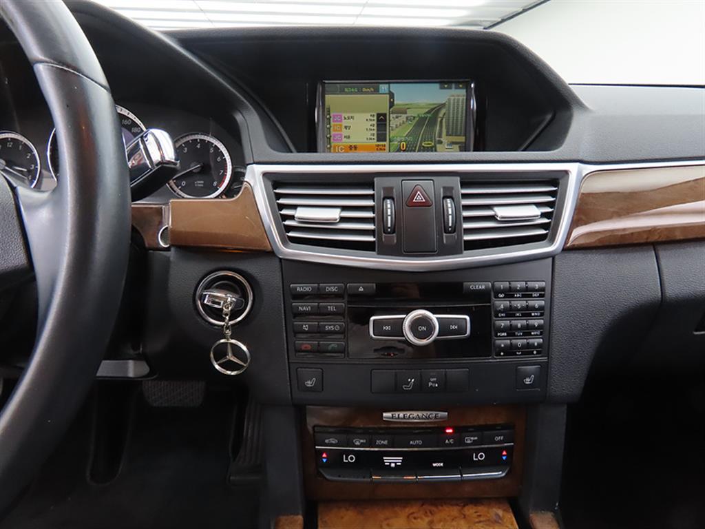 Mercedes Benz E class - Vista 10