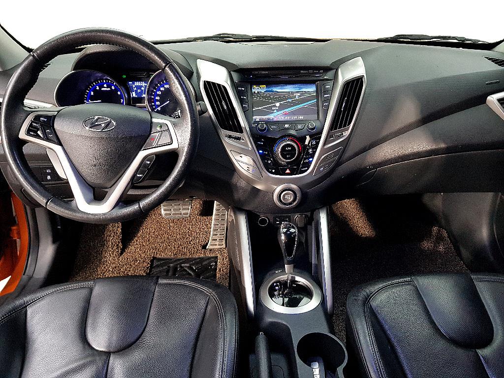 HYUNDAI Veloster - Vista 5