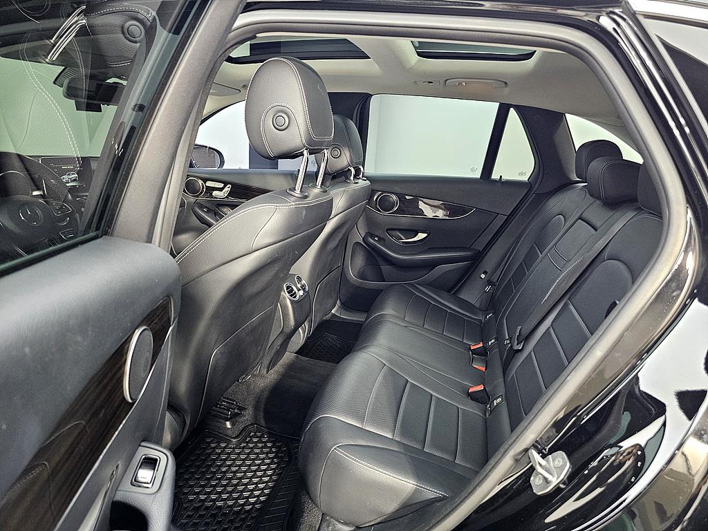 Mercedes Benz GLC Class - Vista 9