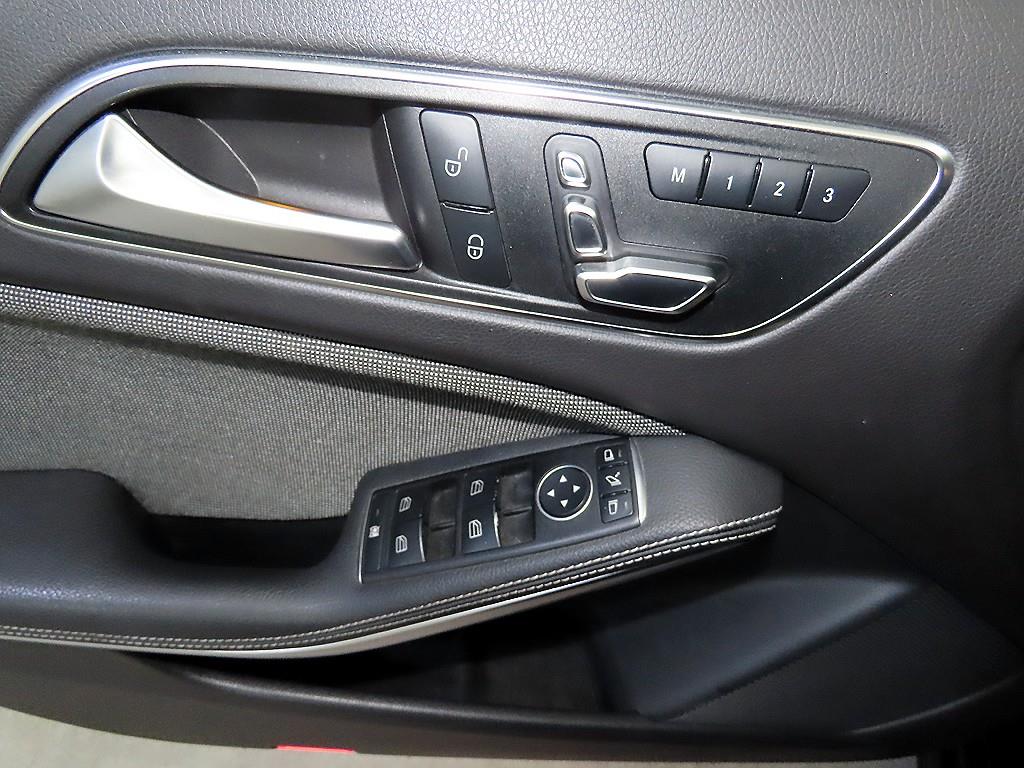 Mercedes Benz A Class 2018 Negro - Importación desde Corea - HF Imports Iquique - Foto 14