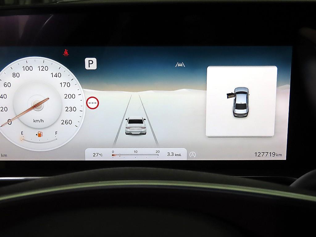 Genesis G90 - Vista 9