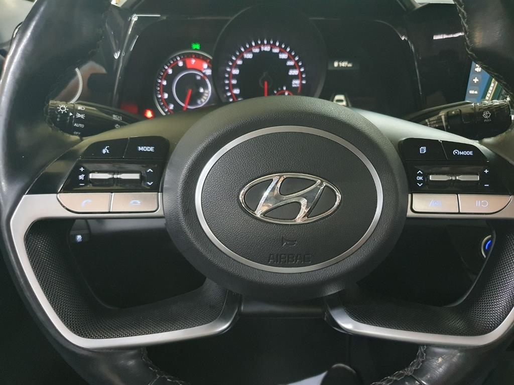 HYUNDAI Avante - Vista 10
