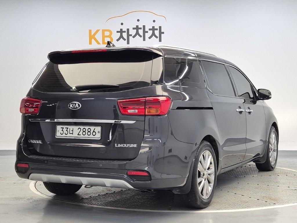 KIA Carnival - Vista 3
