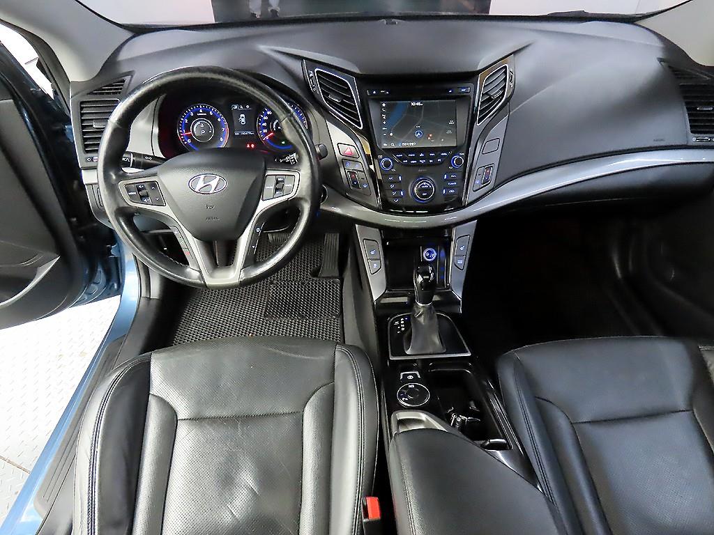 HYUNDAI i40 - Vista 7