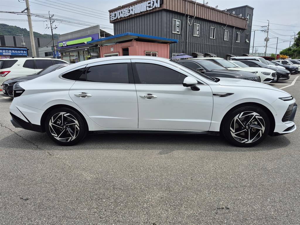 HYUNDAI Sonata - Vista 4