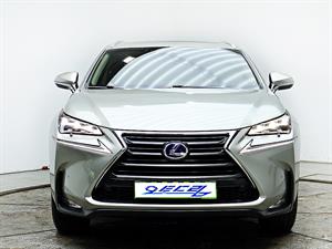 Lexus NX - Vista 2