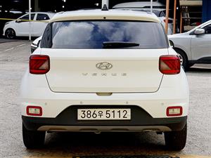 HYUNDAI Venue - Vista 6