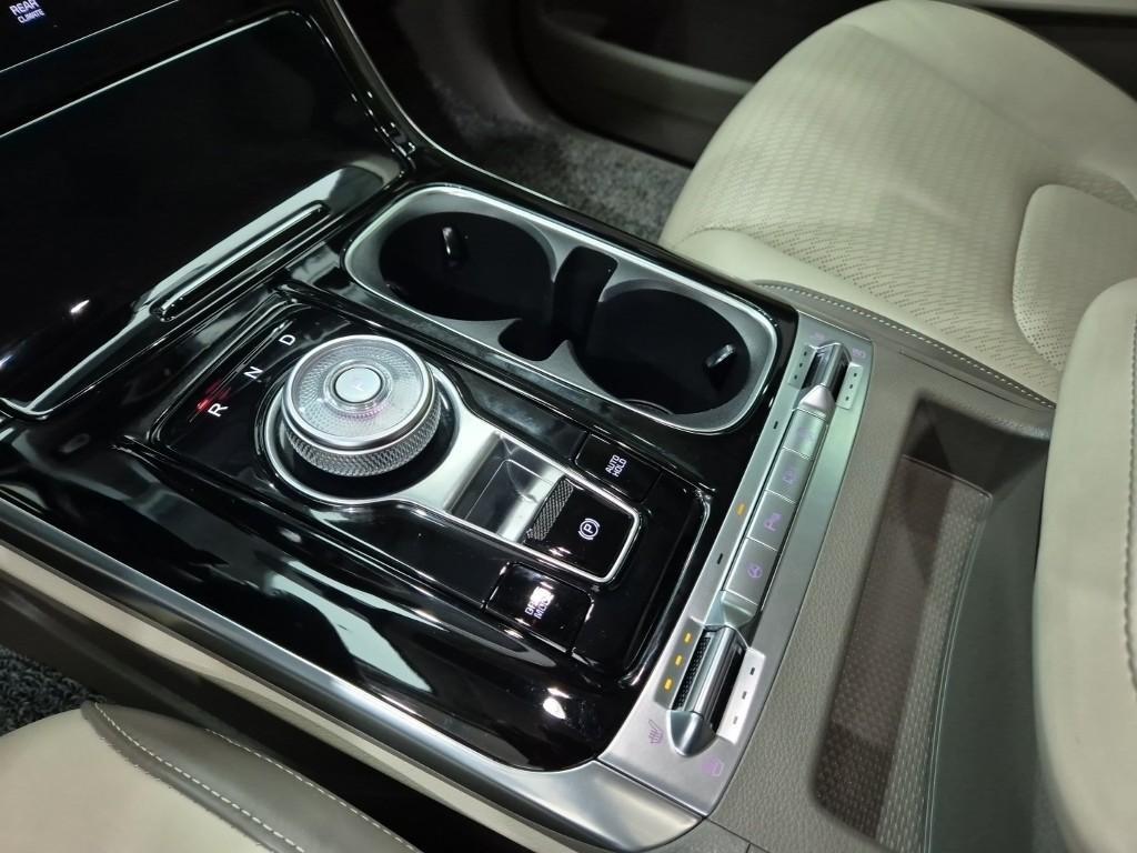 KIA Carnival - Vista 8