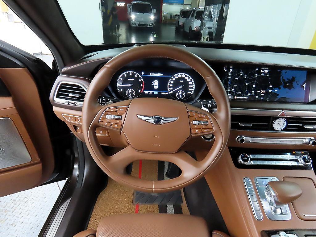 Genesis G90 - Vista 9