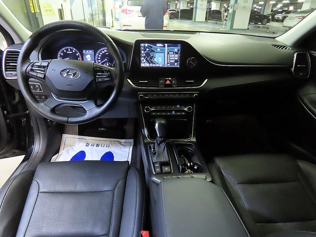 HYUNDAI Grandeur - Vista 10