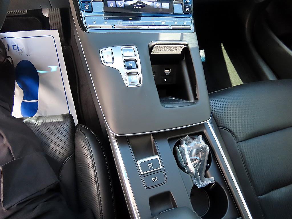 HYUNDAI Grandeur - Vista 11