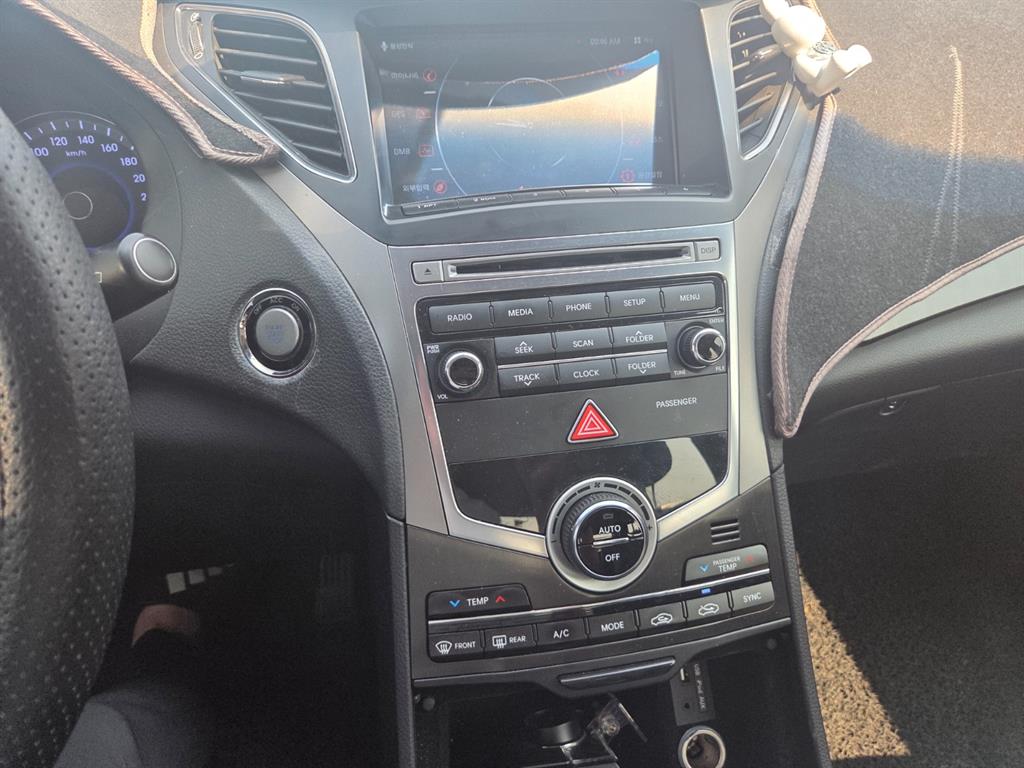 HYUNDAI Grandeur - Vista 12