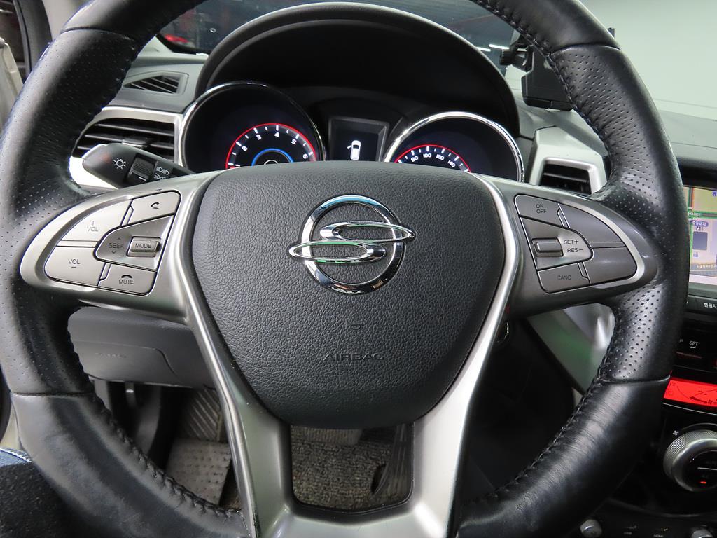 Ssangyong Tivoli - Vista 9