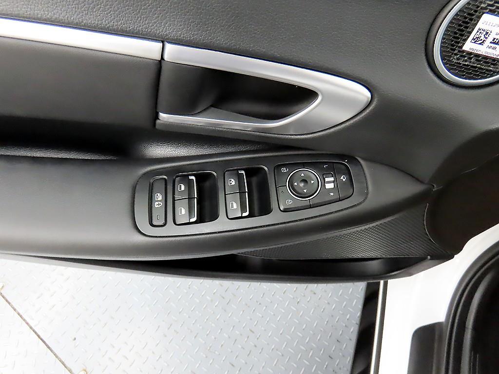 HYUNDAI Sonata - Vista 11