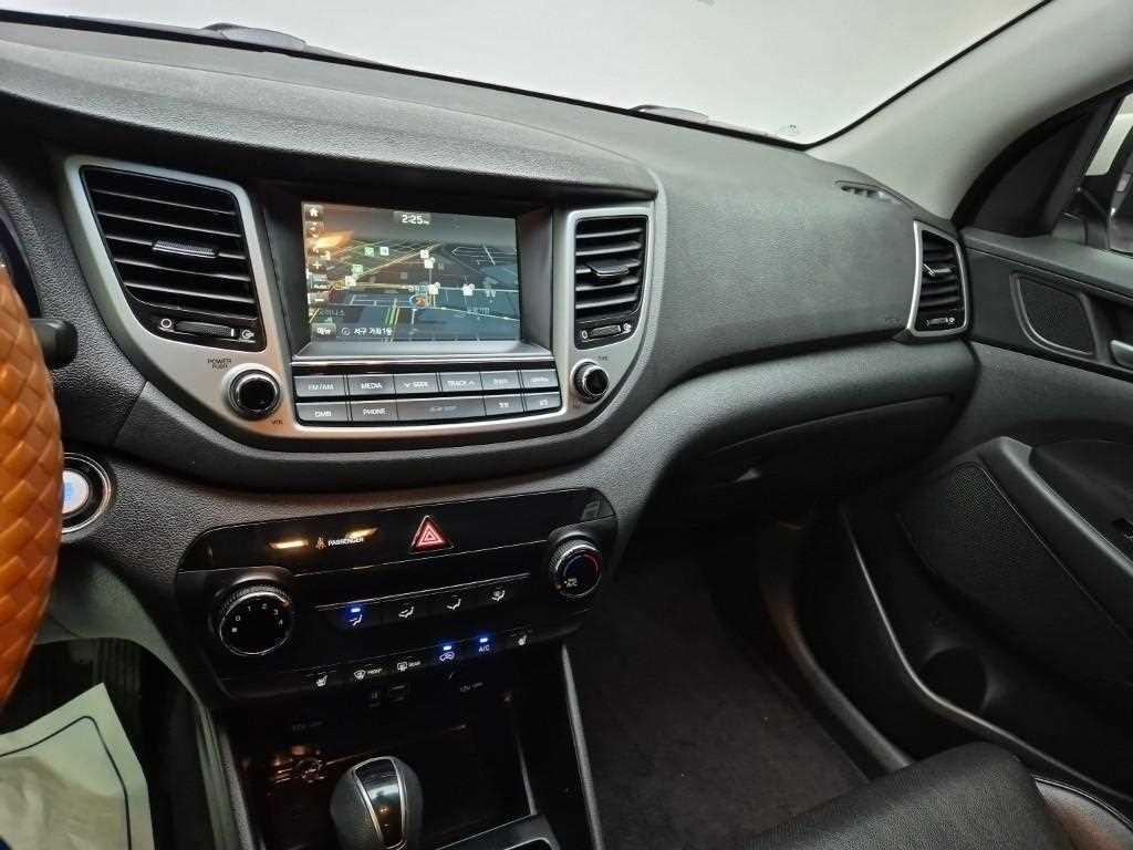 HYUNDAI Tucson - Vista 10