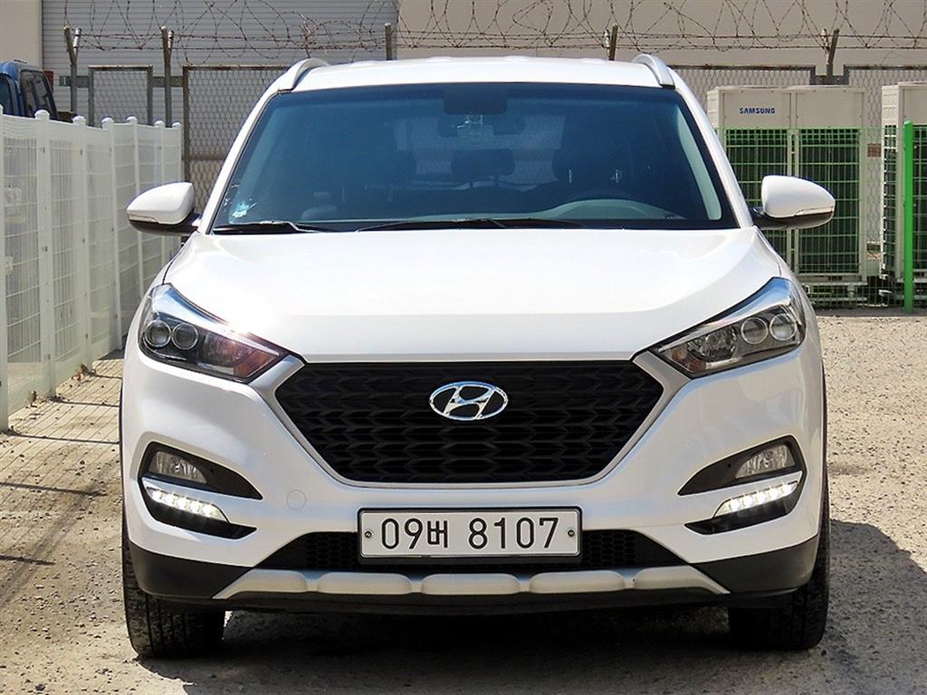 HYUNDAI Tucson 2018 Blanco - Importación desde Corea - HF Imports Iquique - Foto 1