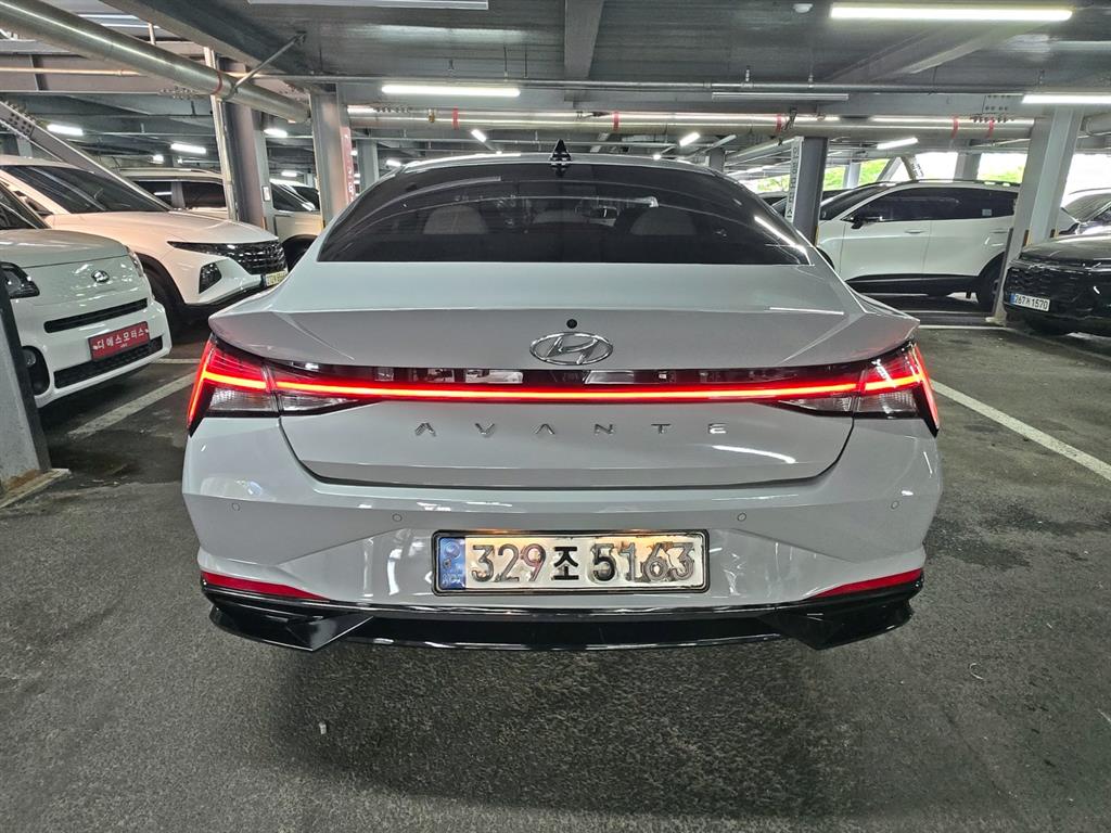 HYUNDAI Avante - Vista 4