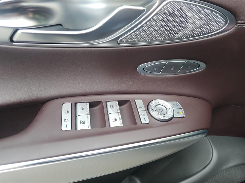 Genesis GV70 - Vista 10