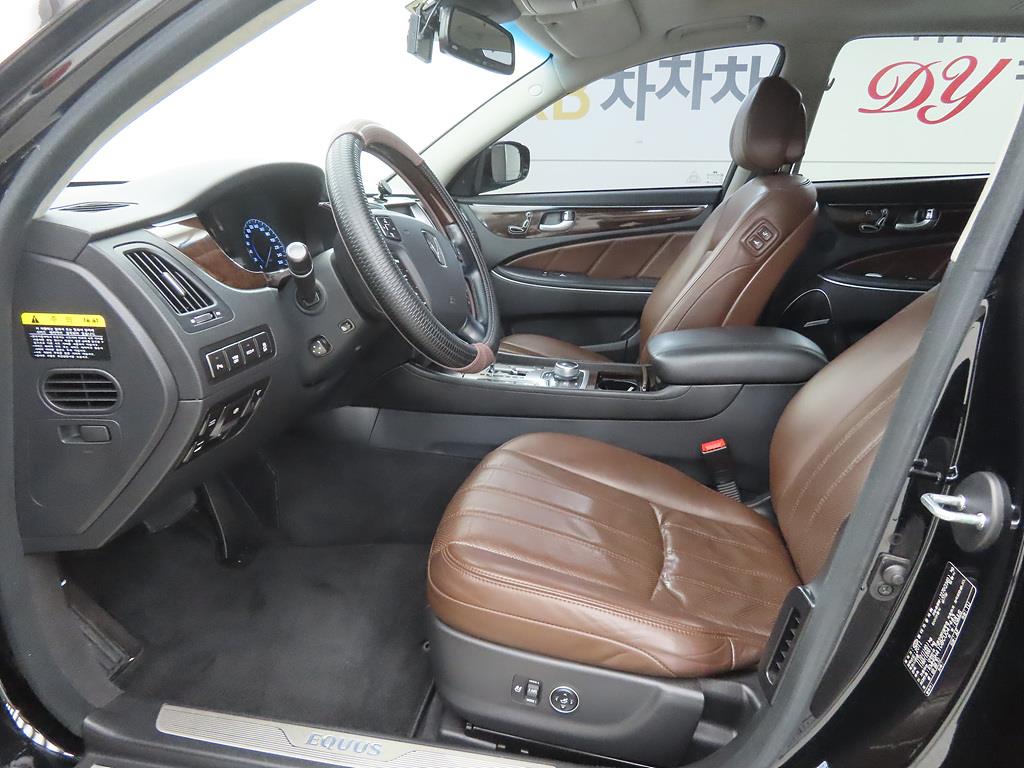 HYUNDAI Equus - Vista 5