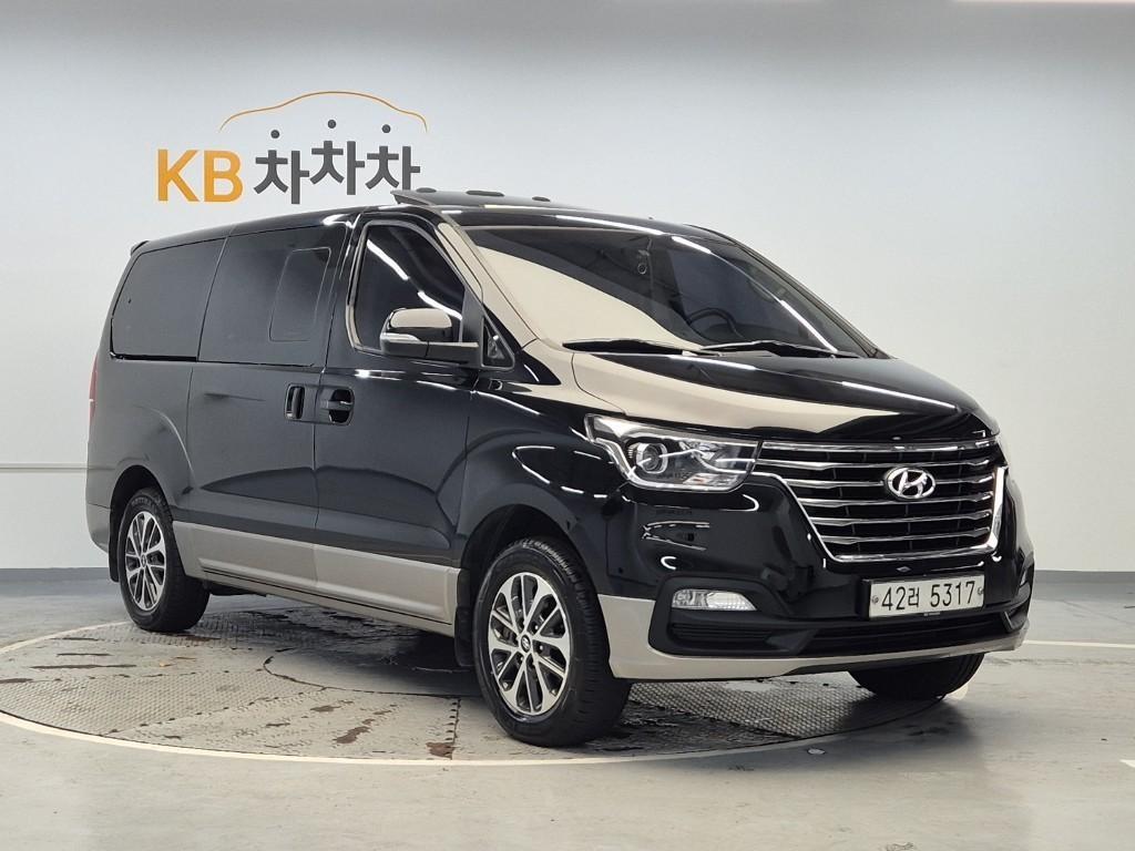 HYUNDAI Starex - Vista 4