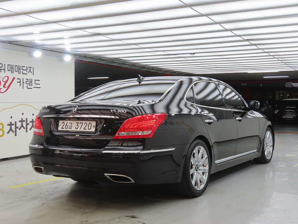 HYUNDAI Equus - Vista 4