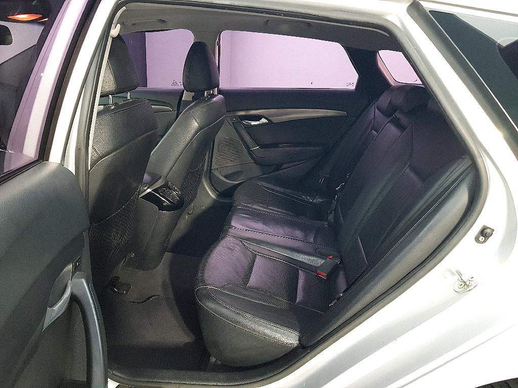 HYUNDAI i40 - Vista 9