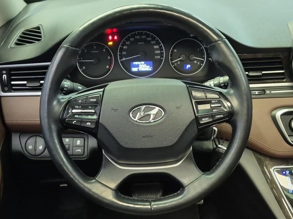 HYUNDAI Starex - Vista 9