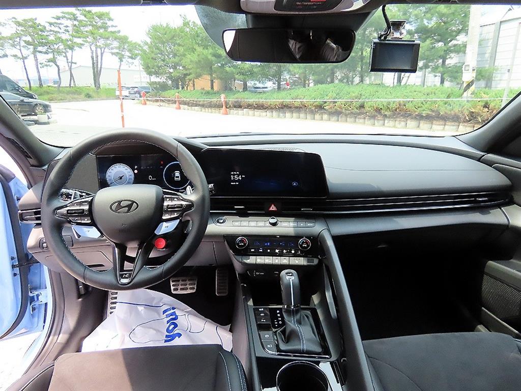 HYUNDAI Avante - Vista 7